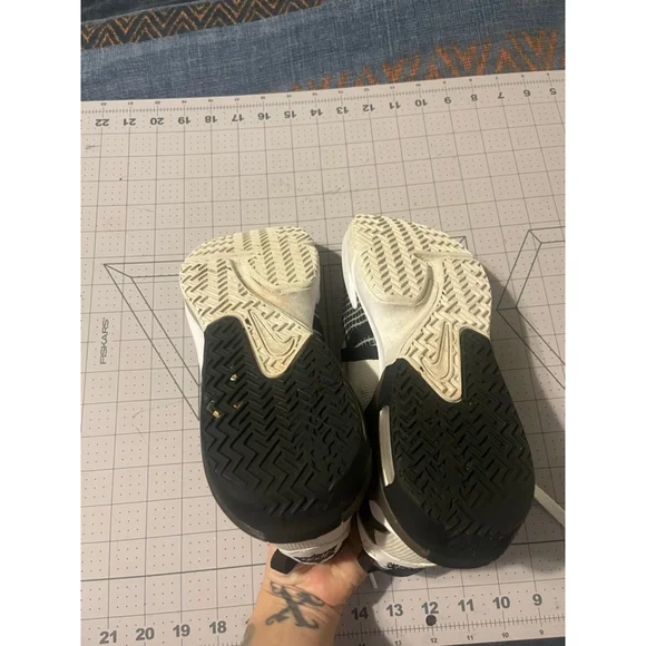 Kids' Nike Basketball Shoes Black/White Size 6.5Y